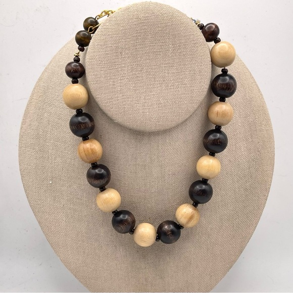 Vintage Jewelry - Chunky Vintage Light and Dark Wood Bead Choker Necklace